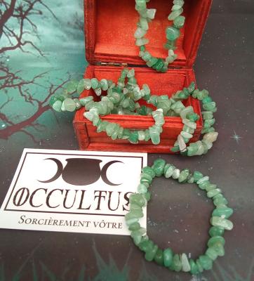 The Aventurine calms stress and nervousness and helps to keep an open mind by keeping us away from preconceived ideas