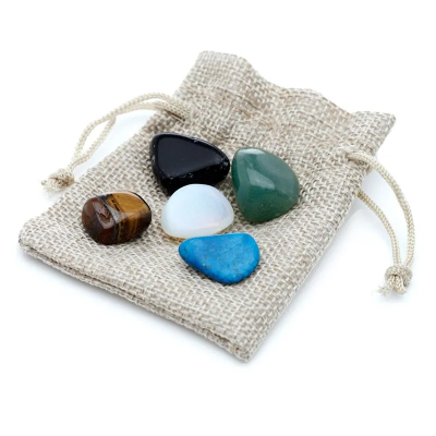 Natural stones to wear on or near you to benefit from their energetic properties