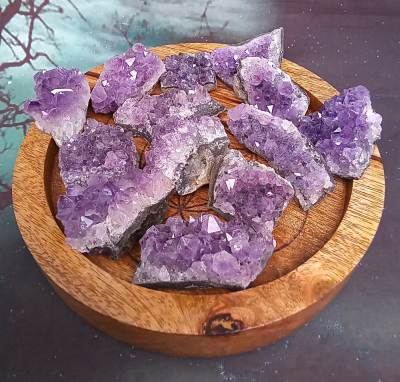 Use the energetic properties of stones to restore your overall balance from a physical, emotional and mental point of view.