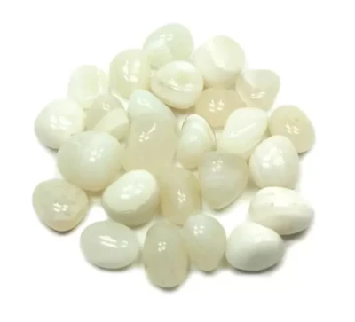 The white Jasper is of a great support in the moments of stress